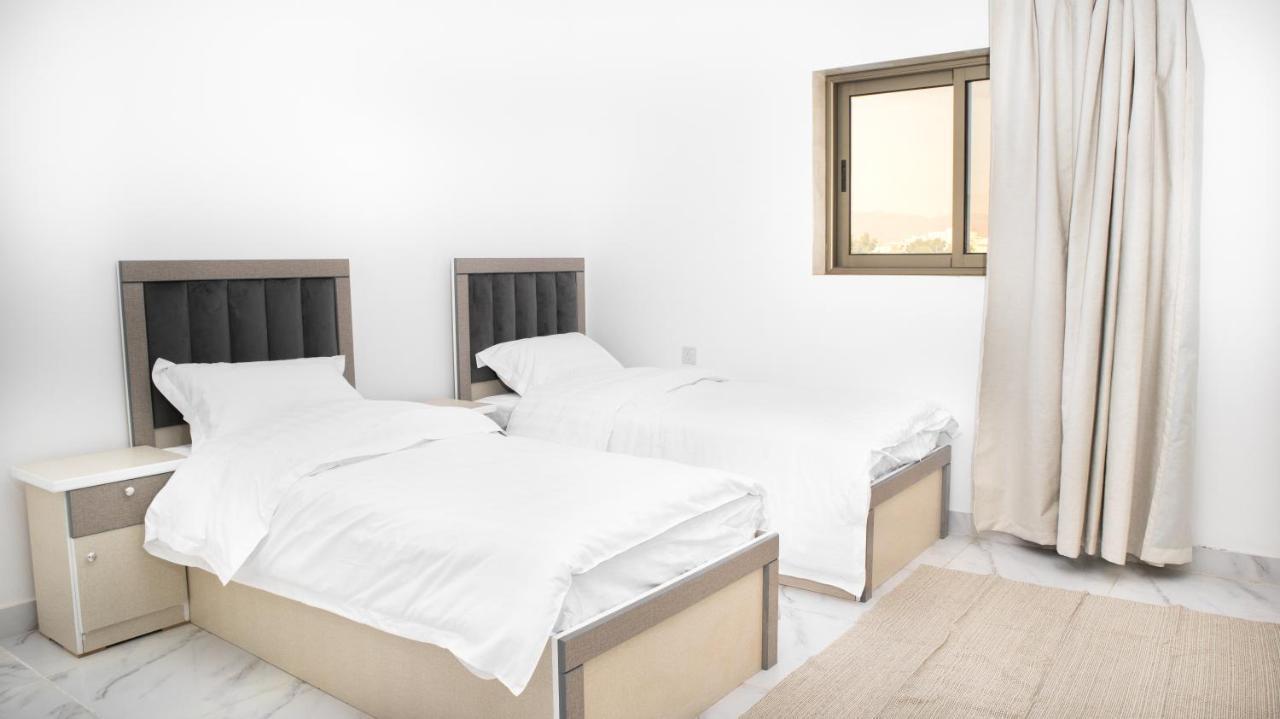 Comfortable & Big Family Apartments 10Mins Drive To Al-Masjid -Nabawi - Nozol Noor 2 Medina Esterno foto