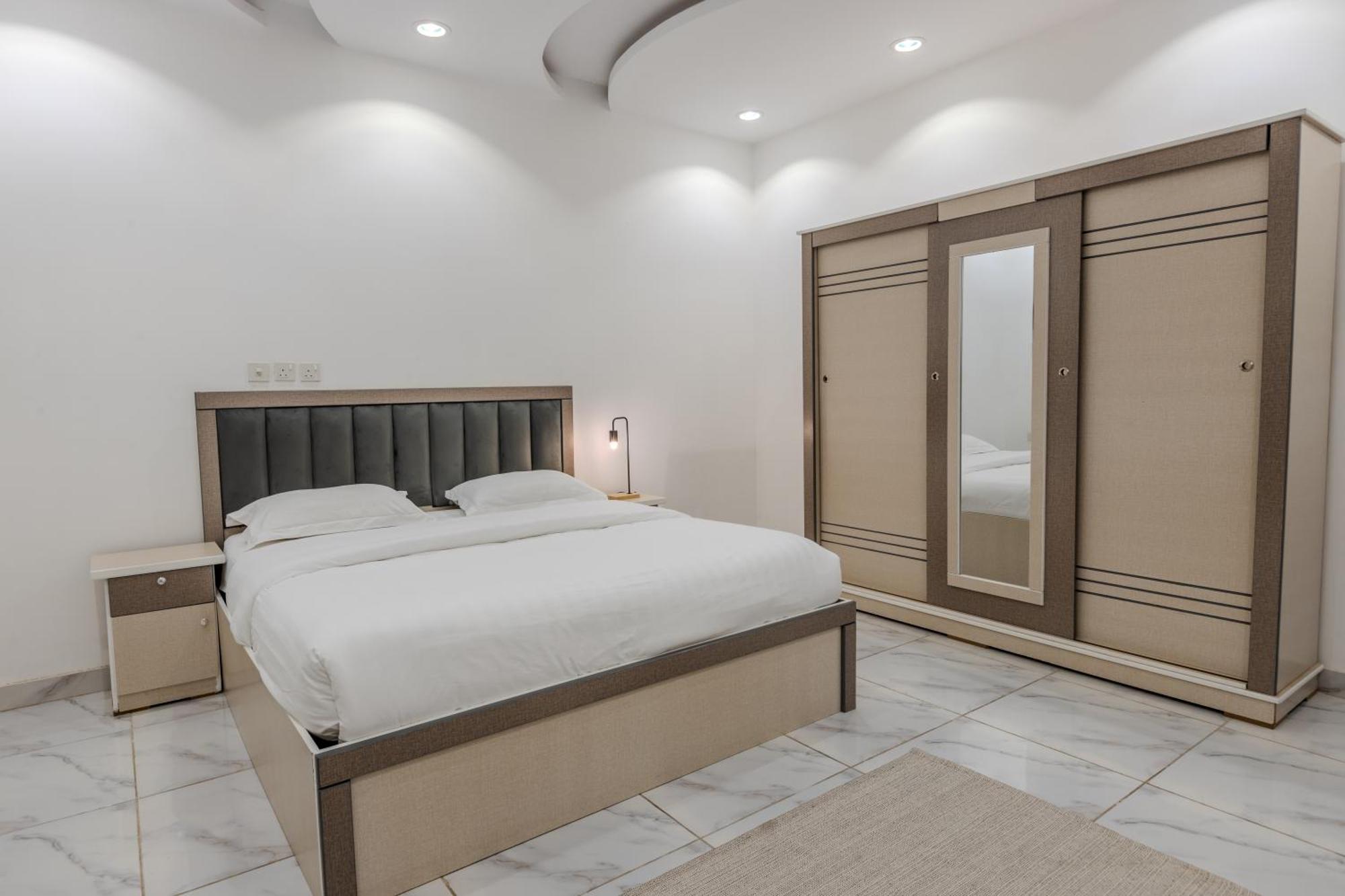 Comfortable & Big Family Apartments 10Mins Drive To Al-Masjid -Nabawi - Nozol Noor 2 Medina Esterno foto