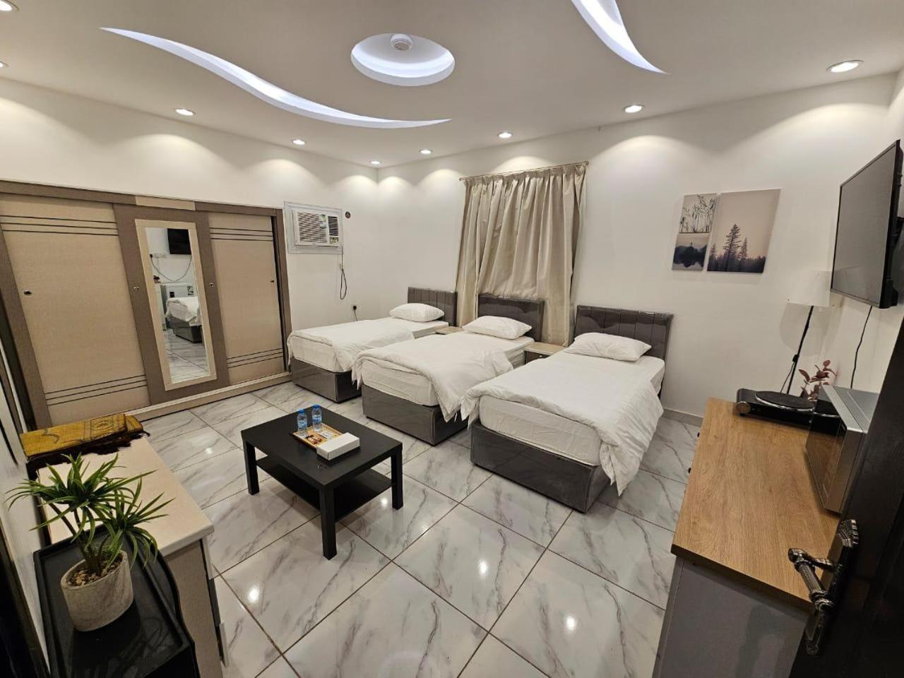 Comfortable & Big Family Apartments 10Mins Drive To Al-Masjid -Nabawi - Nozol Noor 2 Medina Esterno foto