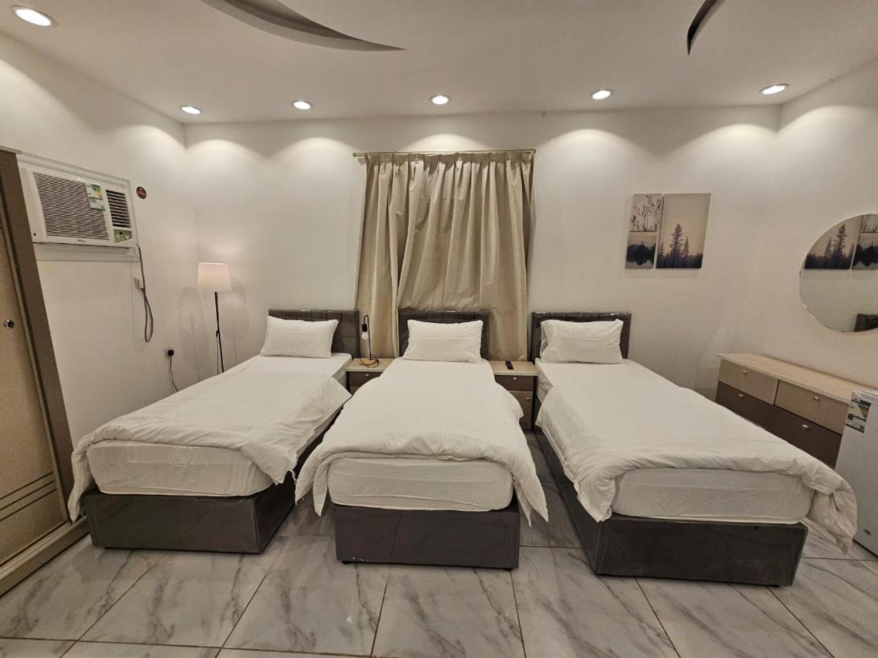 Comfortable & Big Family Apartments 10Mins Drive To Al-Masjid -Nabawi - Nozol Noor 2 Medina Esterno foto