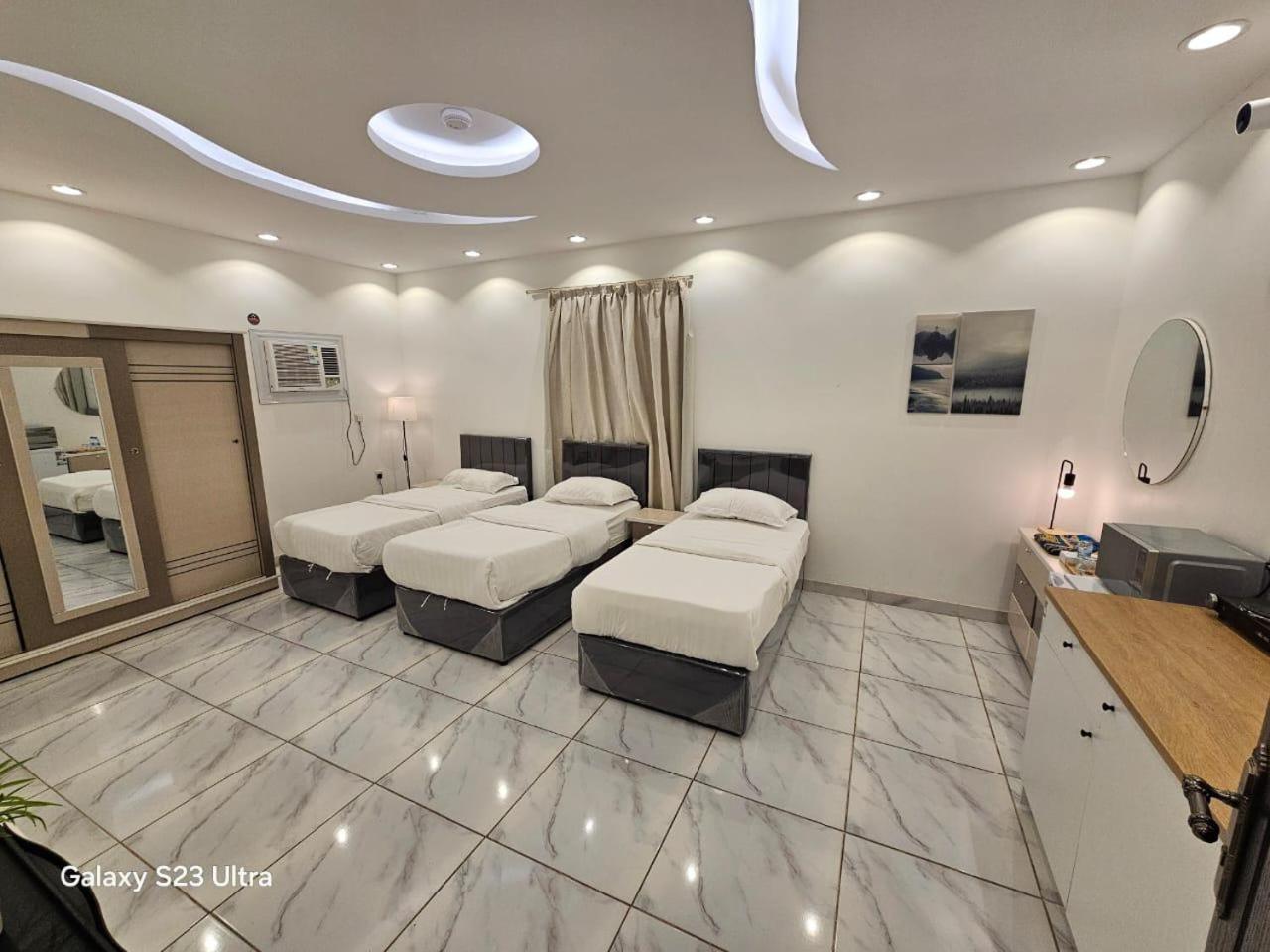Comfortable & Big Family Apartments 10Mins Drive To Al-Masjid -Nabawi - Nozol Noor 2 Medina Esterno foto